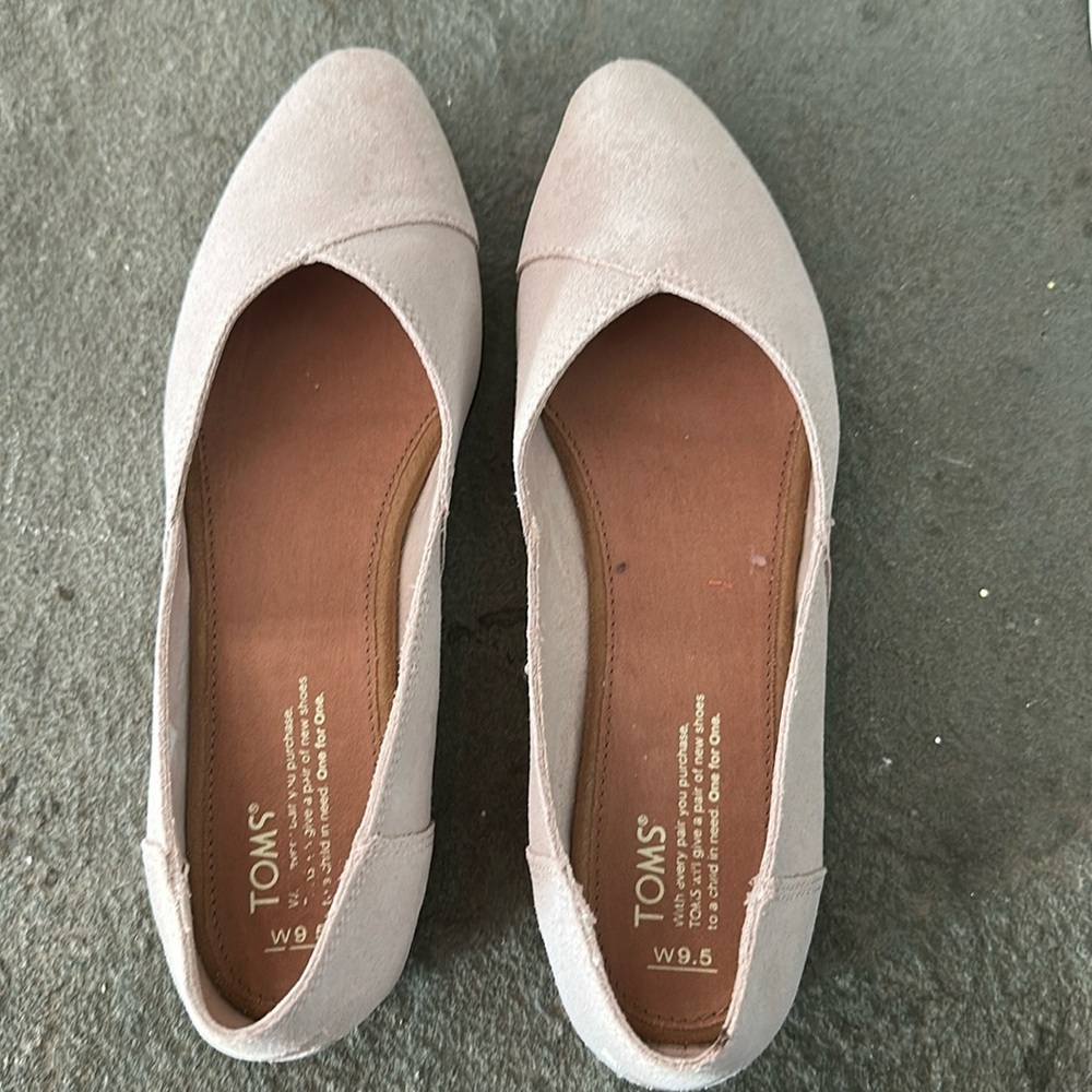 Tom’s dress flat